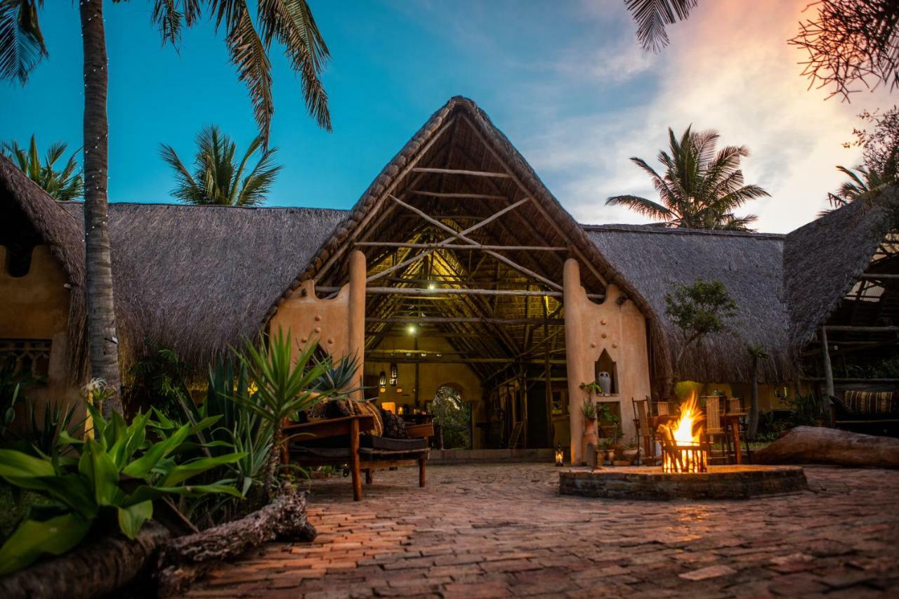 Turtle Cove Lodge And Yoga Shala Praia do Praia do Tofo Esterno foto